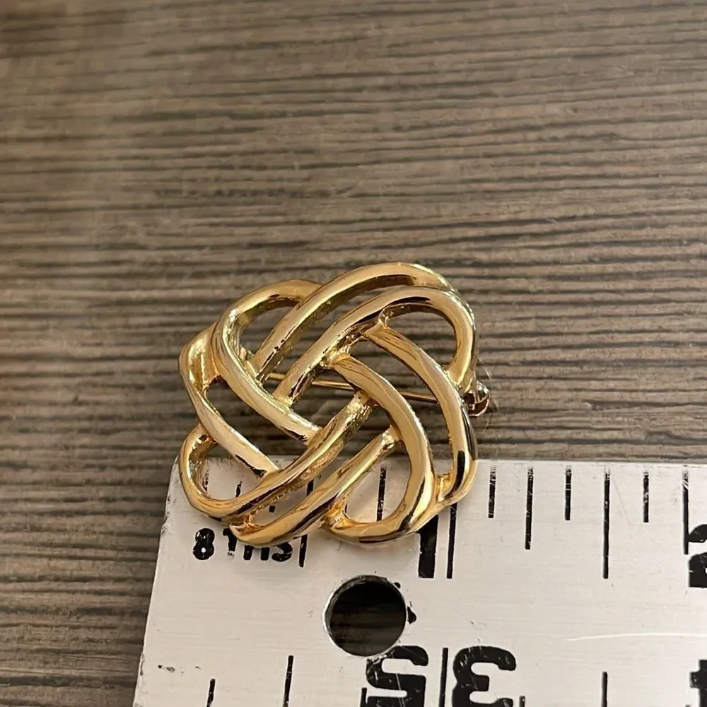Vintage Woven Gold-tone Knot Pin - Brooch